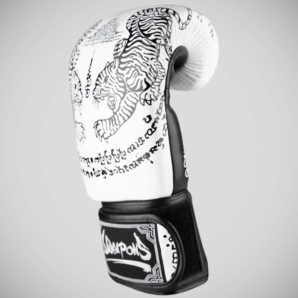 8 Weapons Sak Yant Tiger Boxing Gloves White/Black