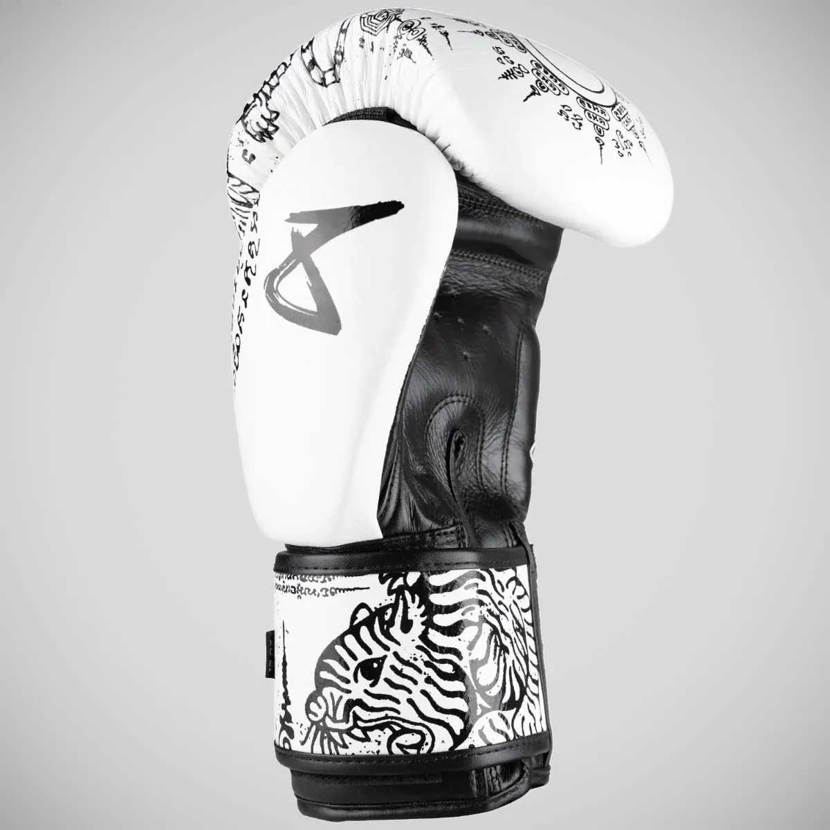 8 Weapons Sak Yant Tiger Boxing Gloves White/Black